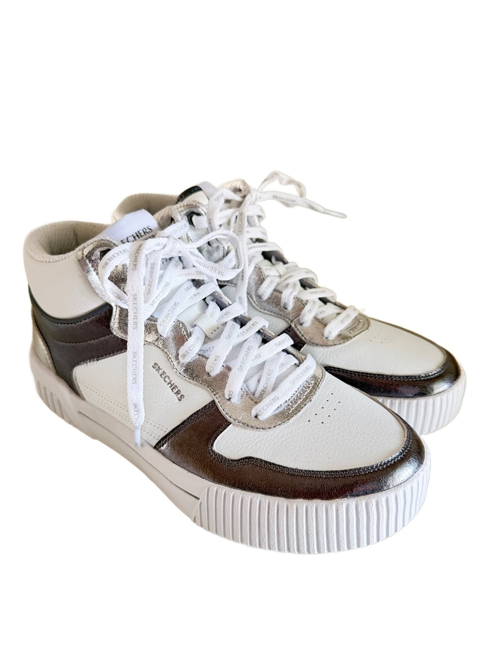 Skechers Wmns 10 Jade Skyline Reflect Silver Metallic HighTop Platform Sneakers